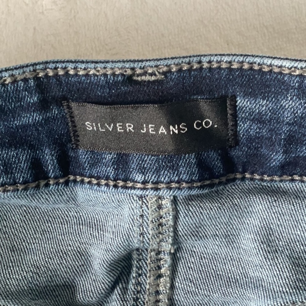 Silver Jeans Dark Blue Jean cut off  Shorts - Picture 2 of 4